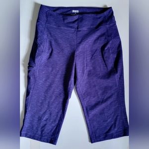 Duluth Capris